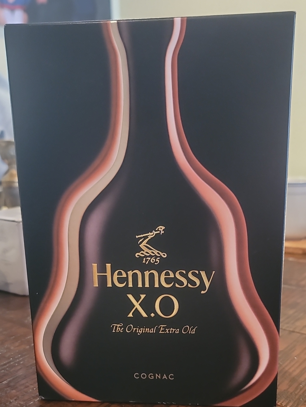 Hennessy X.O Presentation Box - Black & Gold